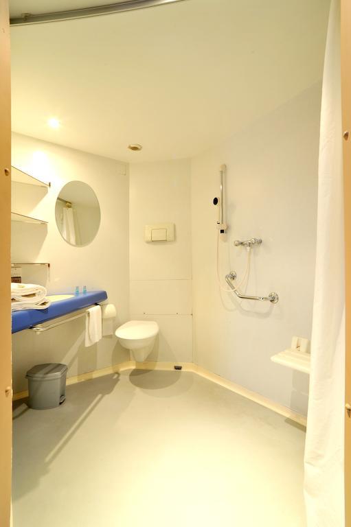 Hotel 4 Saisons Onet-le-Château Zimmer foto